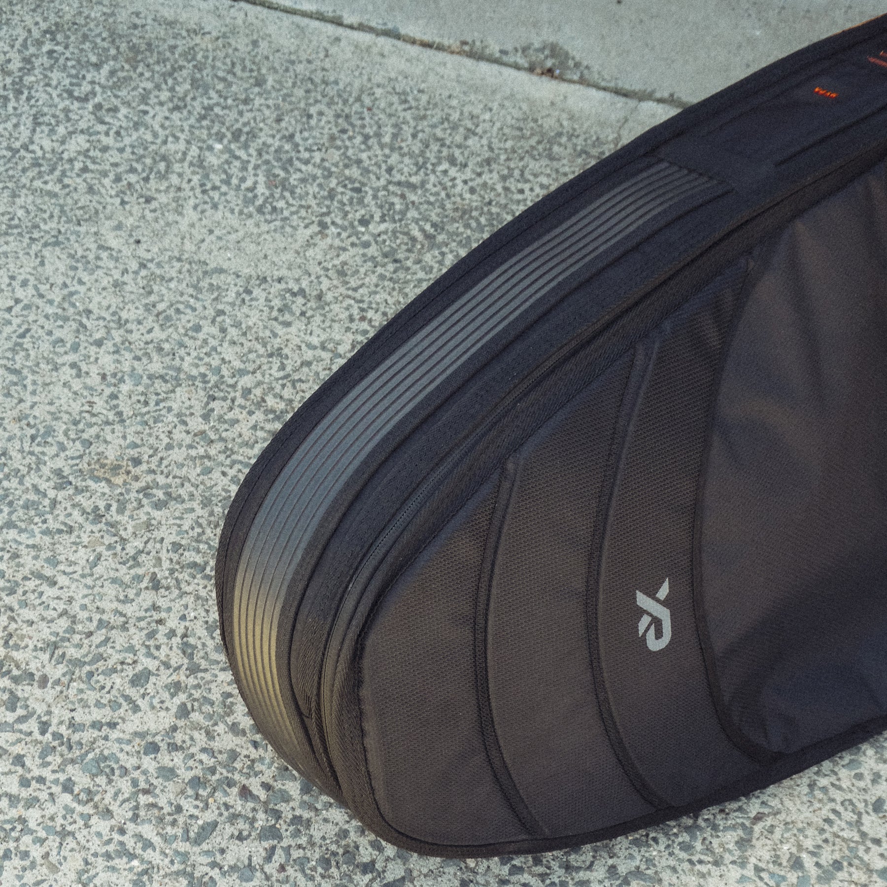 OCEAN AND EARTH Hypa 2 Board Compact Shortboard travel cover - Black - Image 3